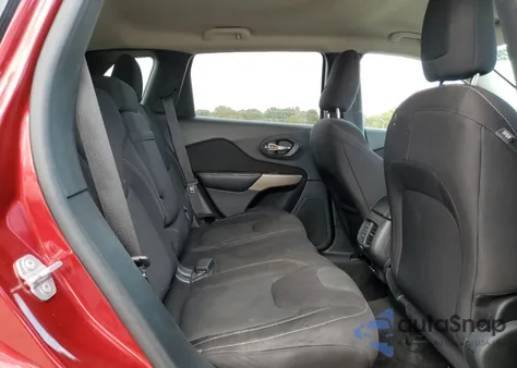 2017 Jeep Cherokee Latitude z USA, uszkodzony, nr VIN 1C4PJMCS5HW532269